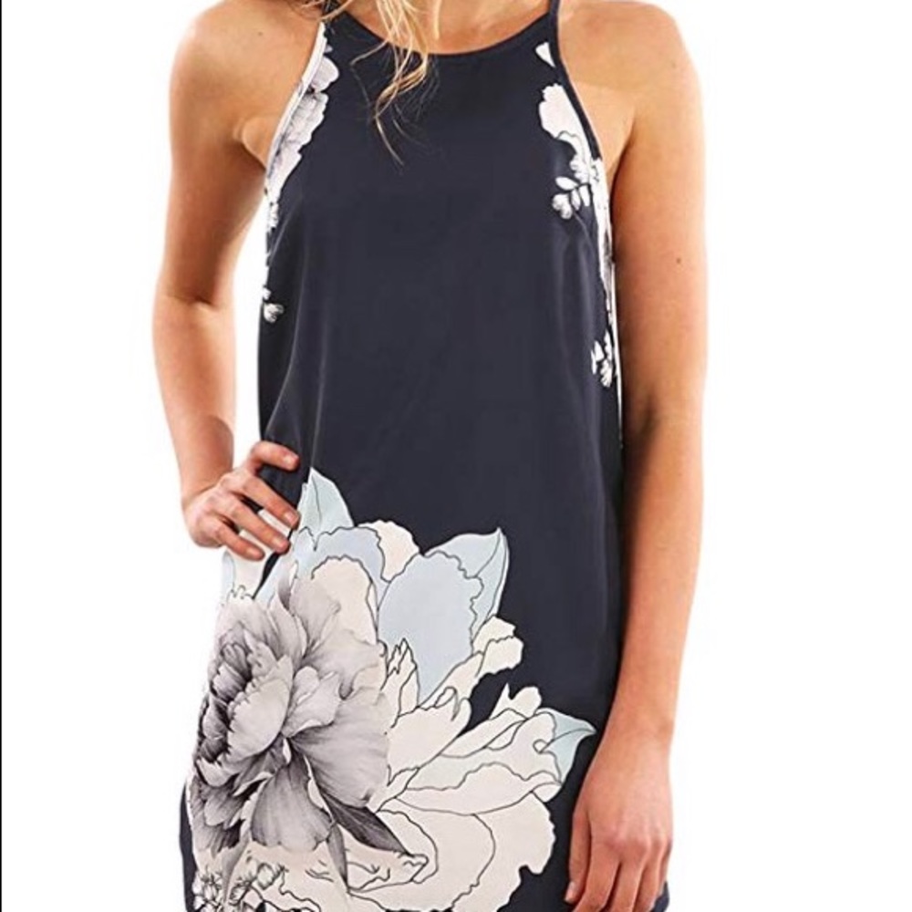 Women’s✨sleeveless✨halter neck dress